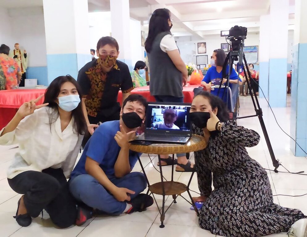 Journée nationale des personnes âgées en Indonésie : Sant'Egidio met en relation des personnes âgées de 5 maisons de retraite de différentes villes et îles pour un spectacle virtuel